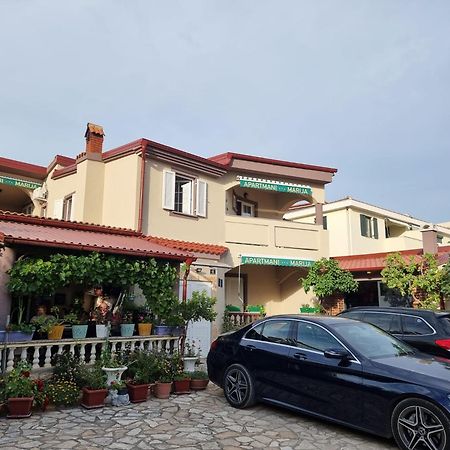 Apartmani Marija Kolan Exterior photo