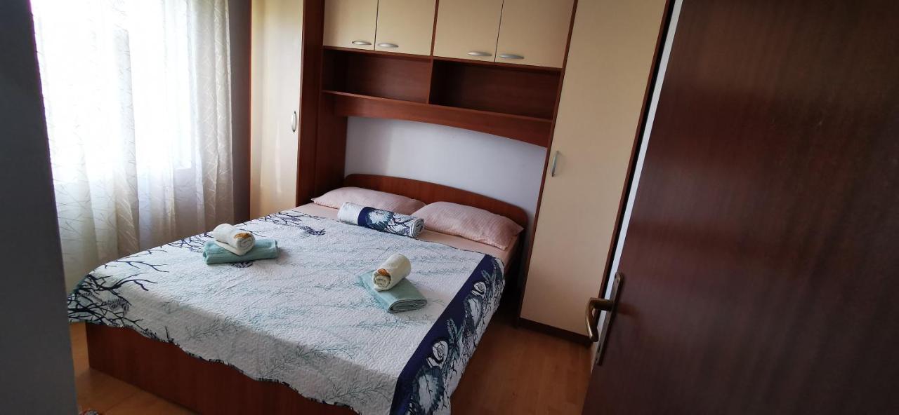 Apartmani Marija Kolan Exterior photo