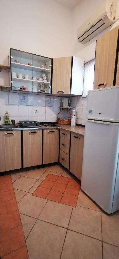 Apartmani Marija Kolan Exterior photo