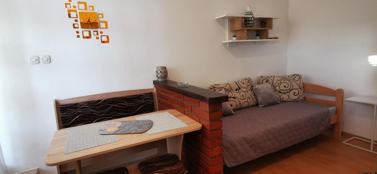 Apartmani Marija Kolan Exterior photo