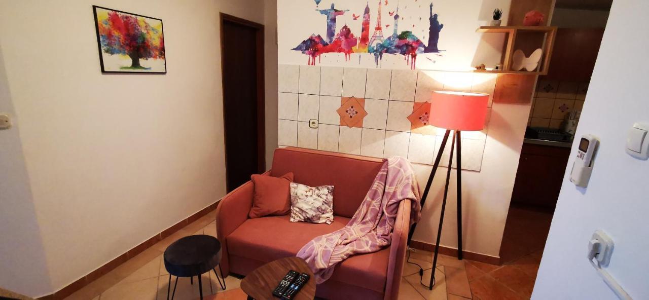 Apartmani Marija Kolan Exterior photo