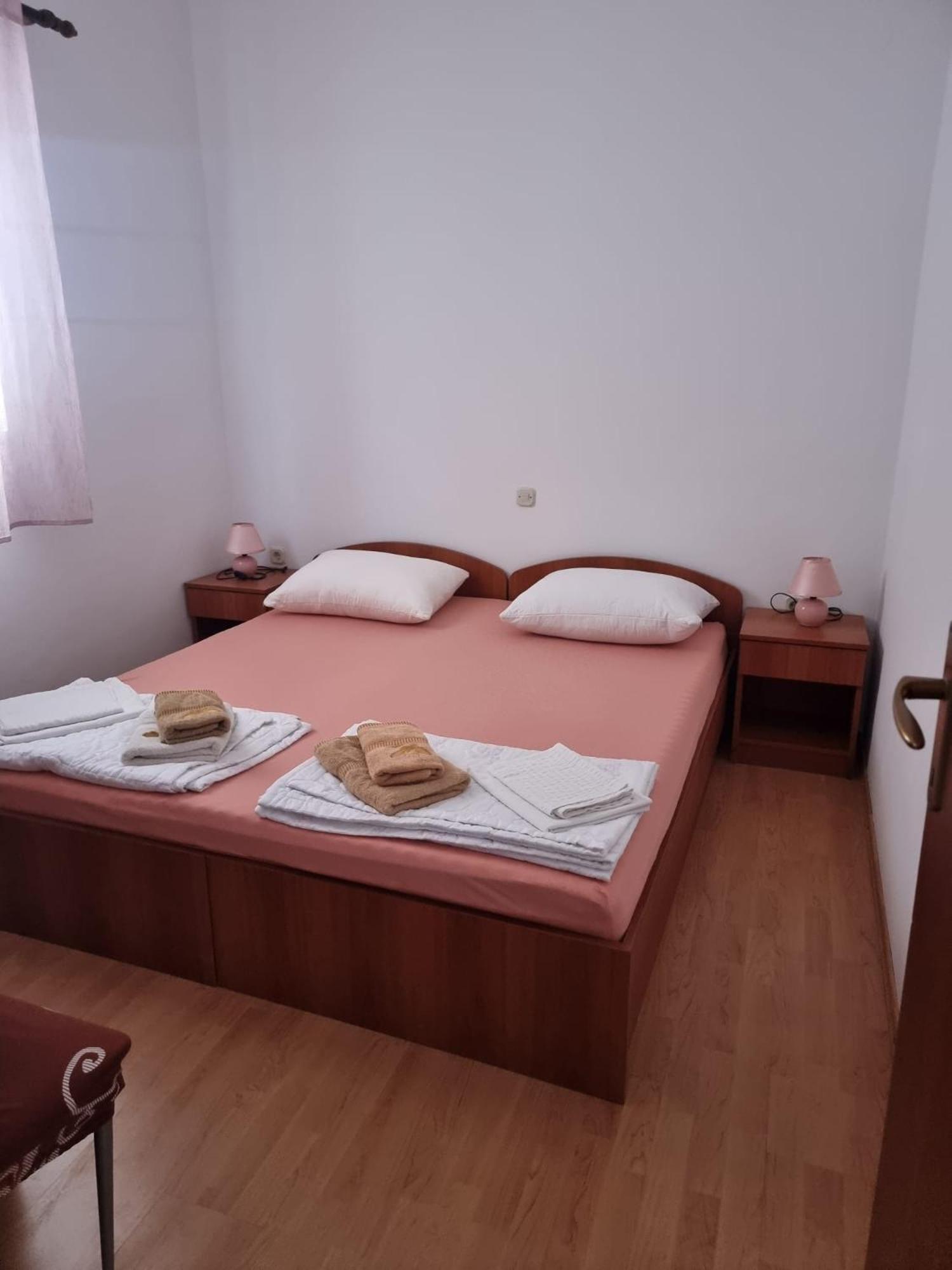 Apartmani Marija Kolan Exterior photo