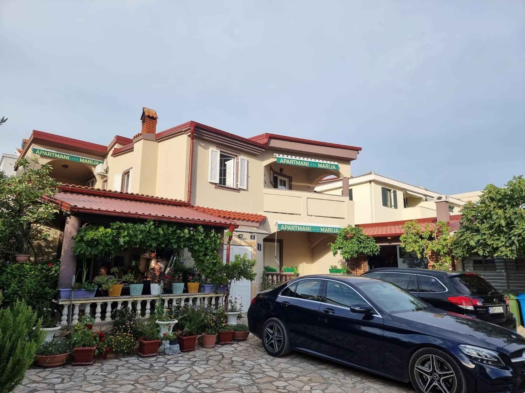 Apartmani Marija Kolan Exterior photo